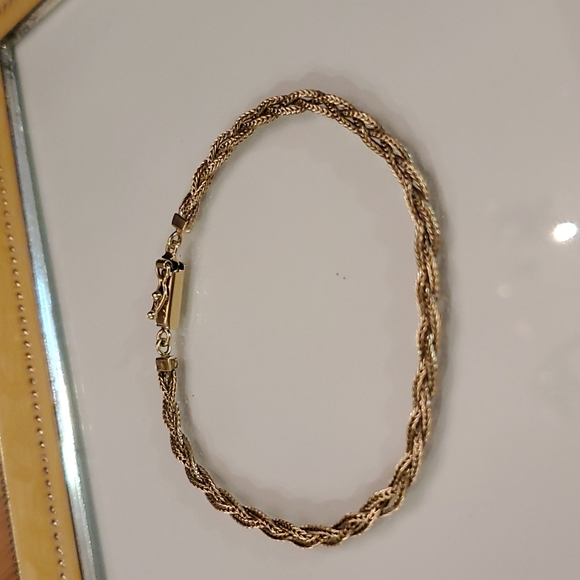 Vintage Italian 14k Gold Braided Bracelet - Picture 8 of 10